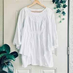 NWOT Women’s L Boho Embroidered Poncho Style Top